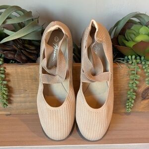 NWOT Round Toe Ballet Flats Ankle Straps Knit Fabric Beige by Arromic 8.5